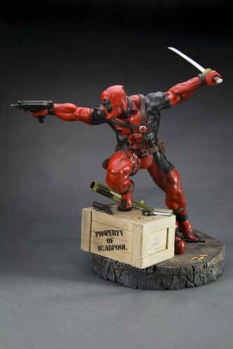 Estatua Fine Art - MARVEL: Deadpool 25,4cm.