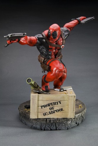 Estatua Fine Art - MARVEL: Deadpool 25,4cm.