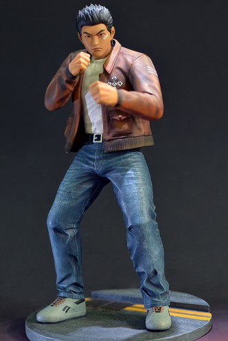 Estatua - Shenmue "Ryo Hazuki" 30,5cm.