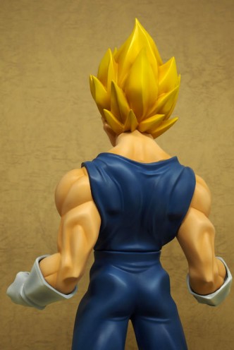 Figura Gigante - Dragon Ball Z "Super Saiyan Vegeta" X-PLUS 43cm.