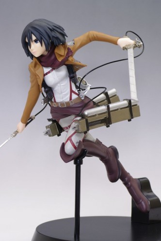 Figura SEGA - Ataque a los Titanes "Mikasa Ackerman" 17cm.