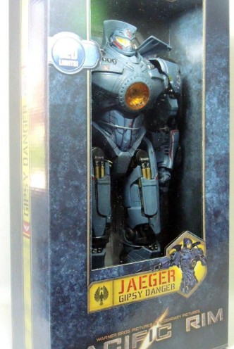 Maxi Figura - Pacific Rim Jaeger "Gipsy Danger" 46cm. LED