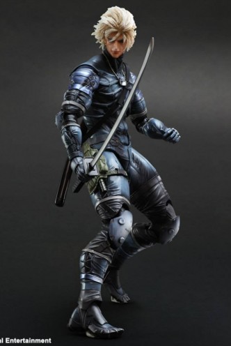 Metal Gear Solid 2 Sons of Liberty Play Arts Kai Figura Raiden 28 cm