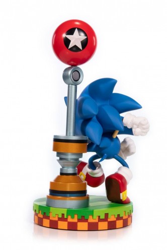 Sonic the Hedgehog Sonic Statue