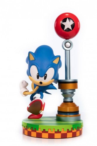 Sonic the Hedgehog Sonic Statue